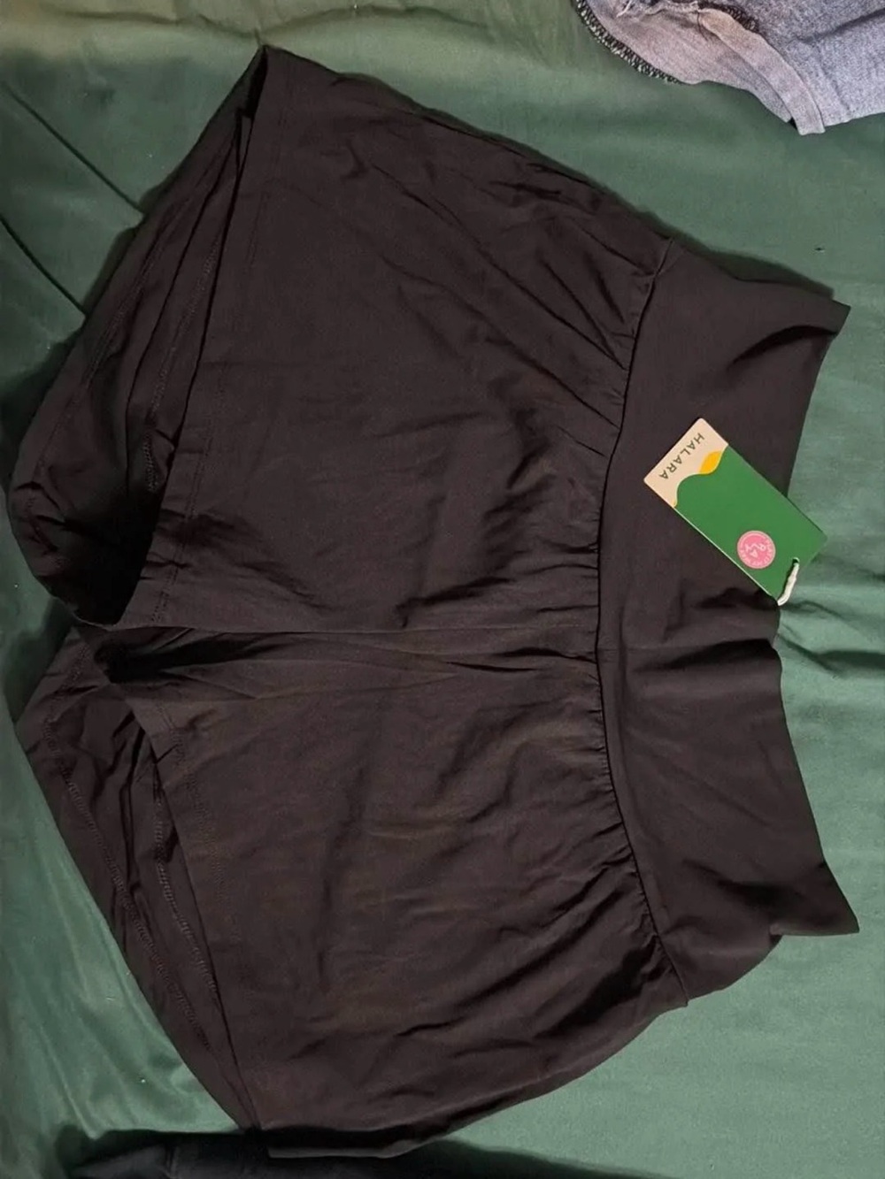 HALARA Black High-Rise Active Shorts